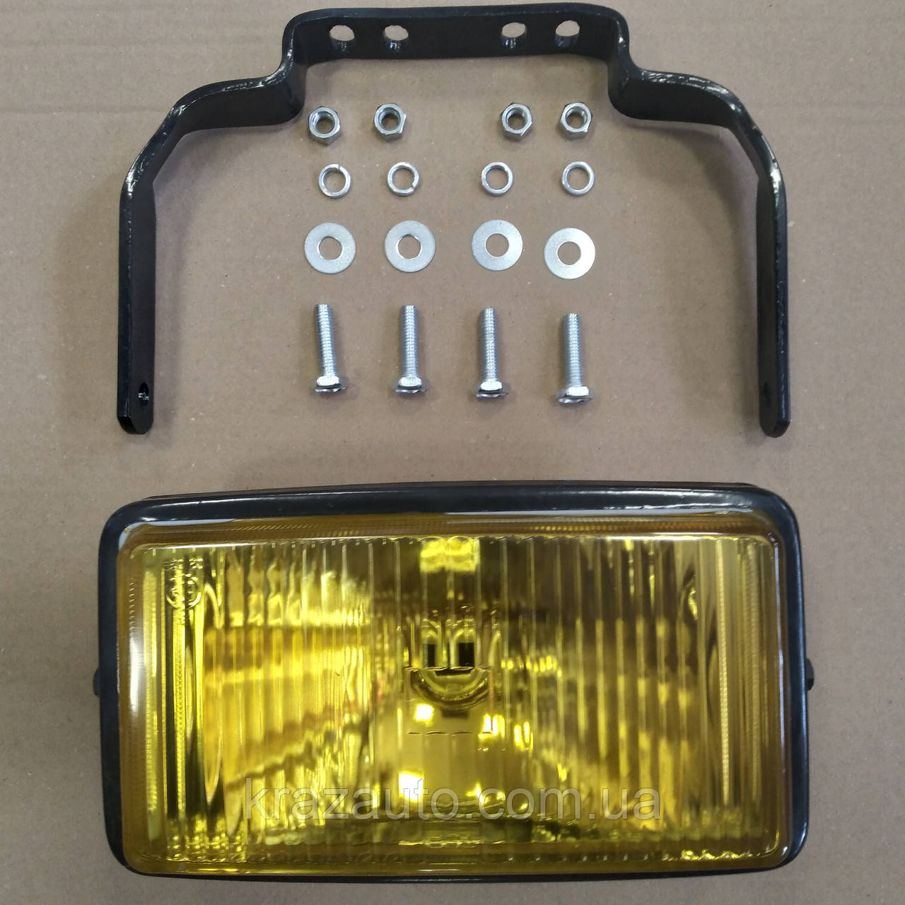Фара протитуманна DAF, MAN, VOLVO жовта 242х132 мм з кронштейном 81.25102-6043-01