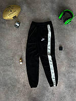 Чоловічі спортивні штани Nike M1404 чорні