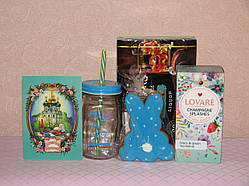 Пасхальний подарунковий набір чашка + чай Lovare + цукерки з лікером + пряник-кролик + листівка