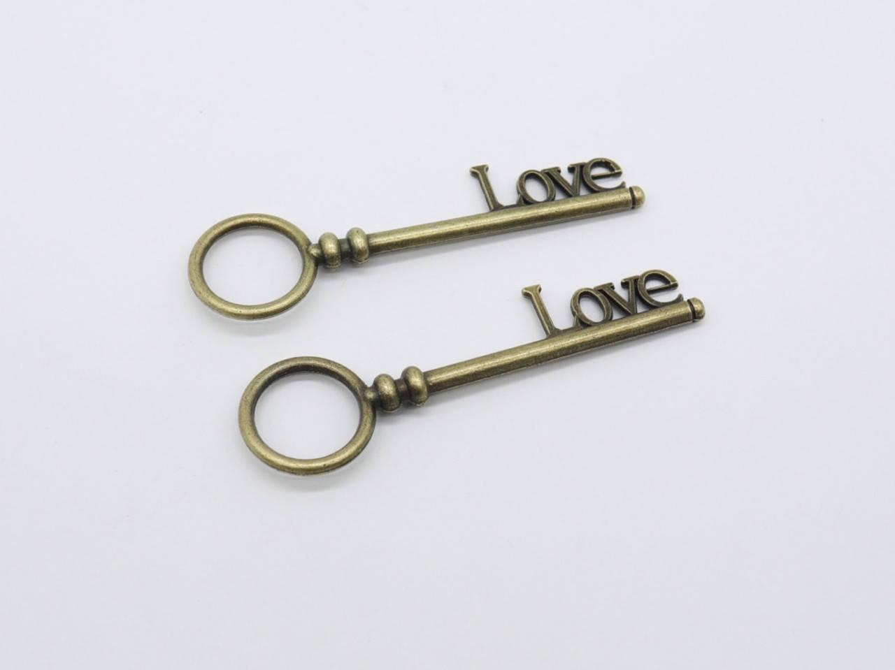 

Металлический ключик. LOVE. 8х2.5см