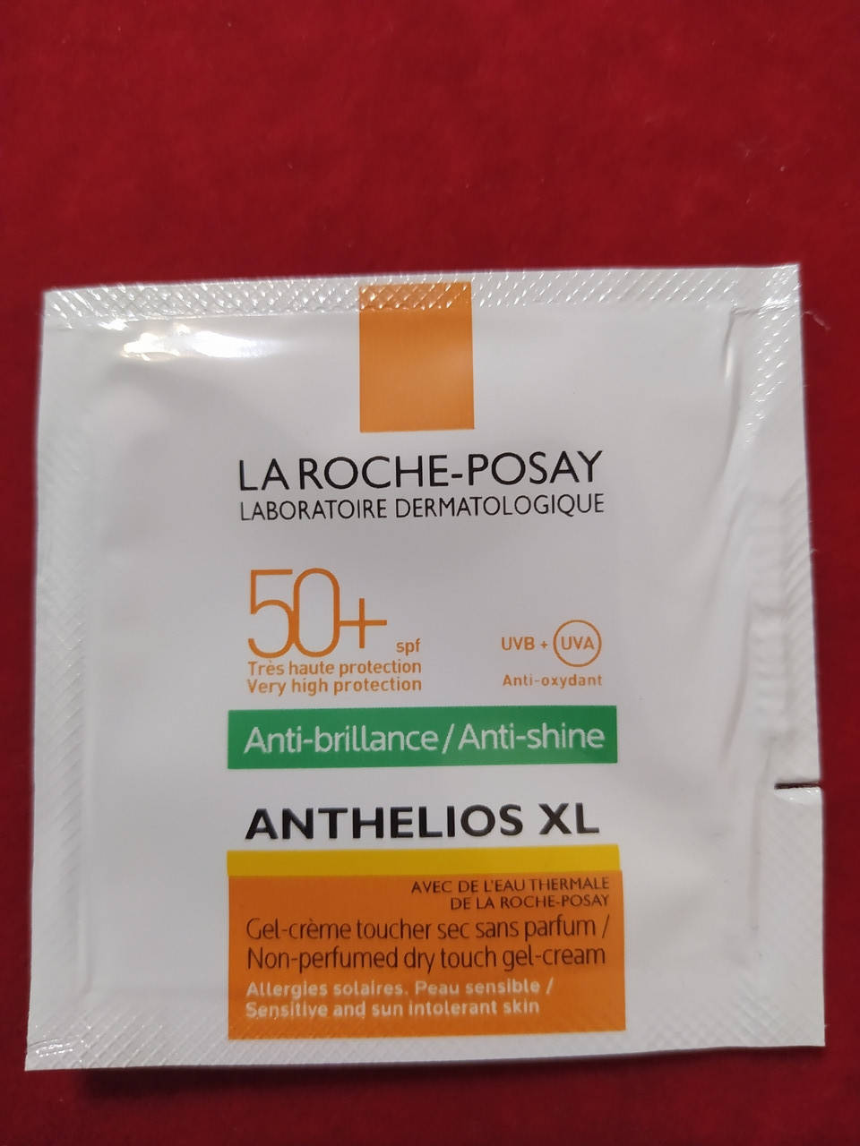 

Матирующий солнцезащитный крем-гель Ля Рош-Позе La Roche Posay Ангелиос Anthelios Dry Touch