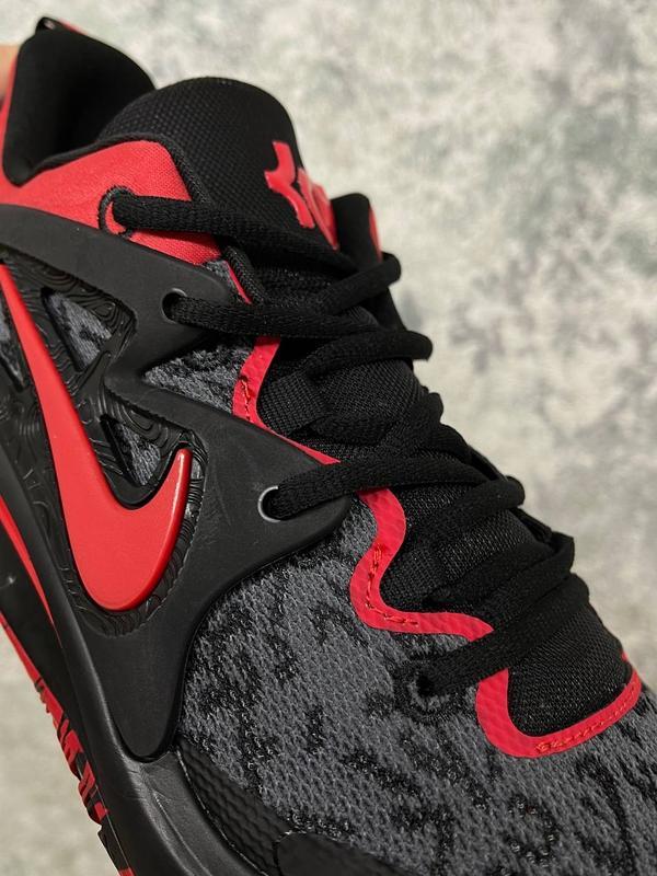 Kd red and black 2025