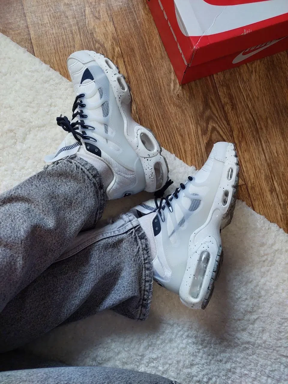 Nike air hotsell max more white