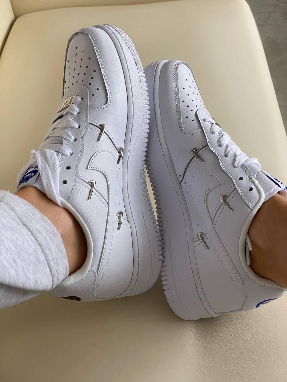 Air force top basse indossate