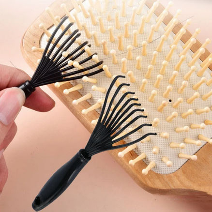Інструмент для чищення гребінця від волосся щітка чорна, фото 1