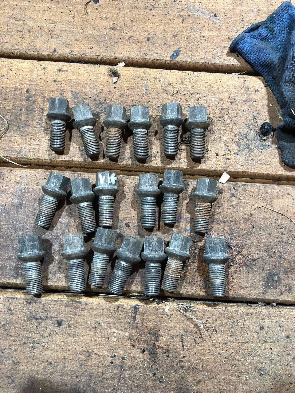 Болт колесный для всех моделей Шкода Октавия Фабия Суперб Рапид Румстер ...