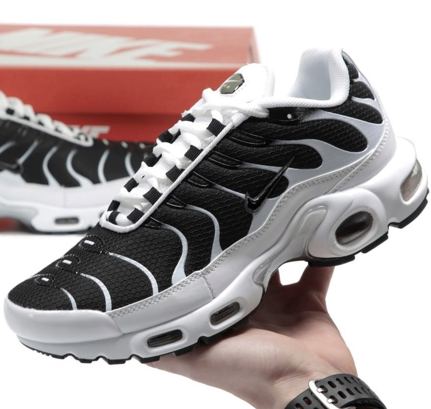 Чоловічі кросівки Nike Air Max Tn plus "black white" літні весна-осінь. Живе фото. топ. Аір макс тн, фото 1