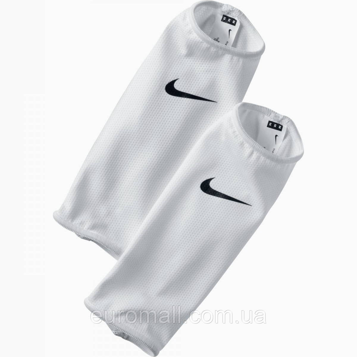 Тримачі чохли-фіксатори щитків Nike Guard Lock Sleeves (білий) SE0174-103 Розмір EU: XS