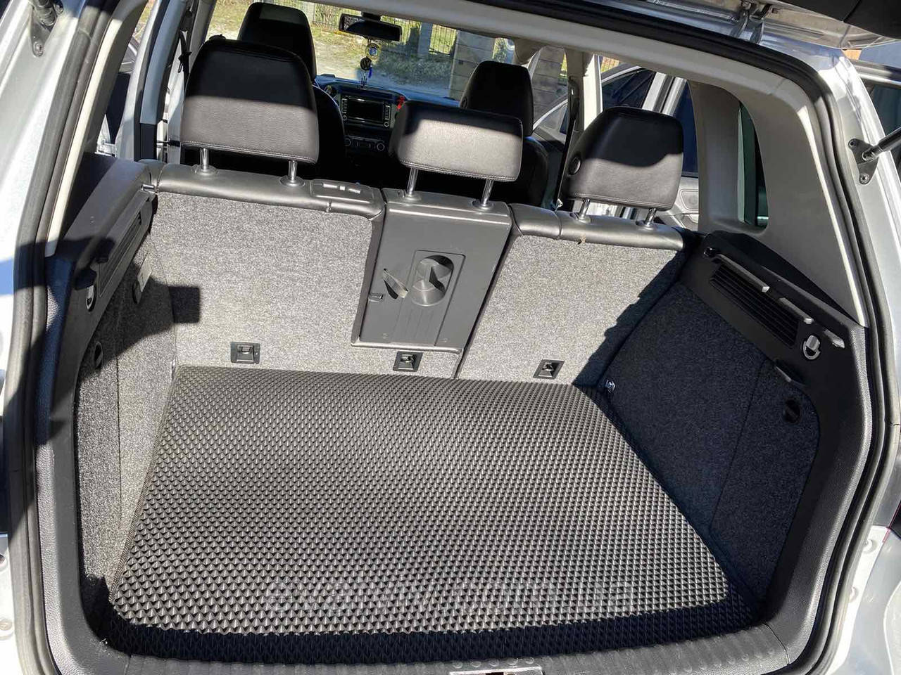 Автомобільні килимки eva для Volkswagen Tiguan 1 Багажник (2007 - 2015) рік