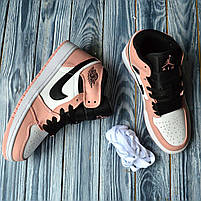 Рожеві кроссівки Nike Air Jordan 1 Retro жіночі. Стильне жіноче взуття Найк Аір Джордан 1 Ретро., фото 9