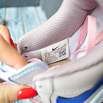 Пудрові кросівки із синім лого Nike Air Force 1 жіночі. Класне жіноче взуття Найк Аір Форс 1., фото 3