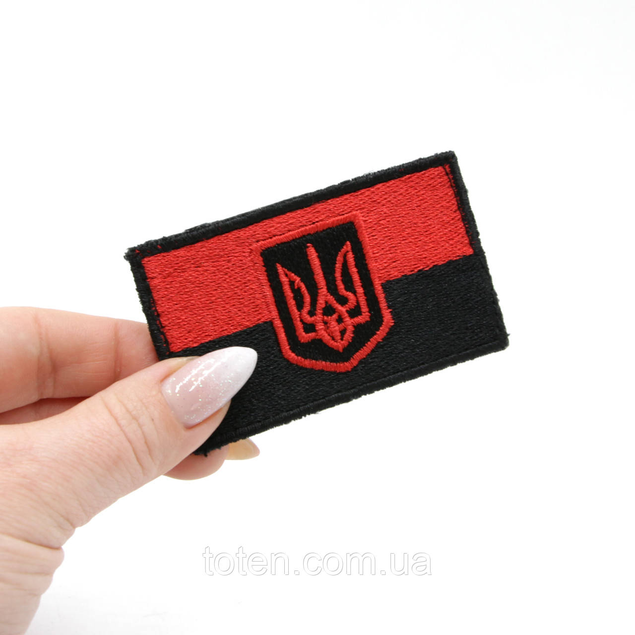 Вишитий шеврон прапор УПА з гербом України, нашивка-патч червоно-чорний 4х7см, шеврон ЗСУ з Тризубом