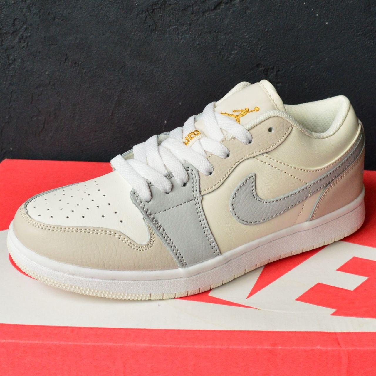 Світлі кроссівки жіночі Nike Air Jordan 1 Retro. Взуття для дівчат Найк Аір Джордан 1.