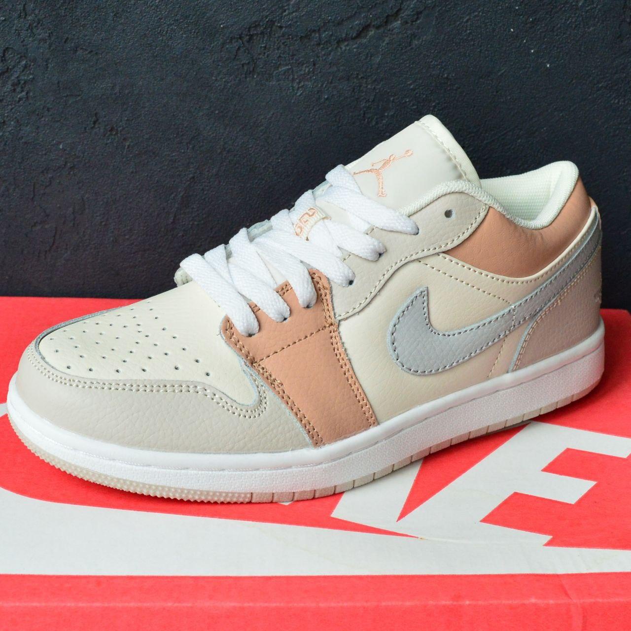 Кроссівки жіночі весна осінь Nike Air Jordan 1 Retro. Світле взуття для дівчат Найк Аір Джордан 1.