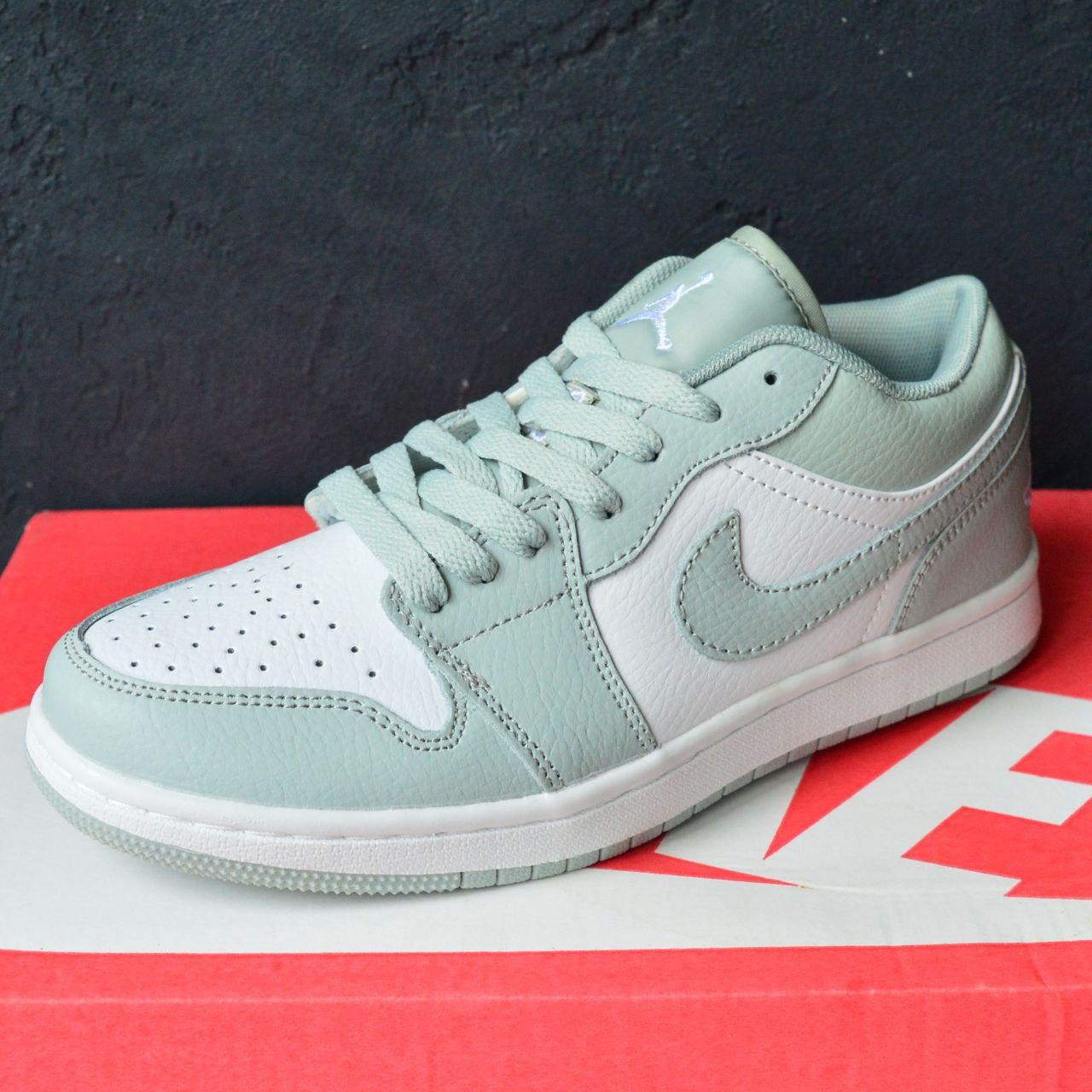 Жіночі кроссівки на кожен день Nike Air Jordan 1 Retro. Взуття для дівчат Найк Аір Джордан 1 весна осінь.
