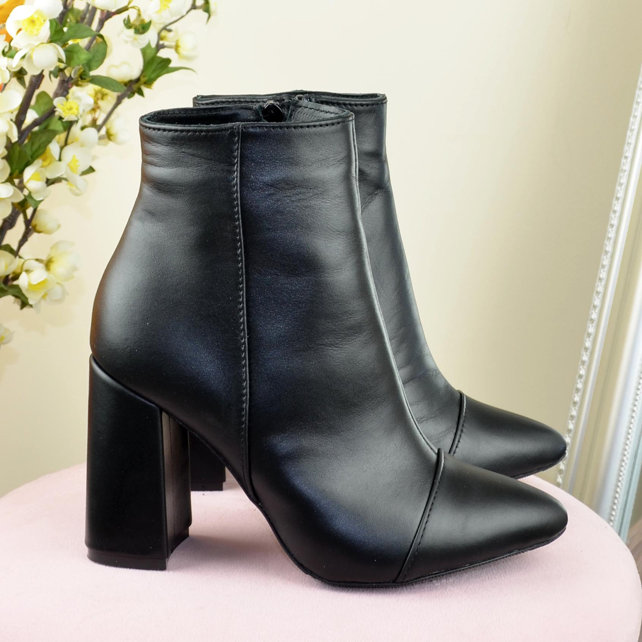 Черевики жіночі шкіряні на високих підборах, колір чорний, фото 1