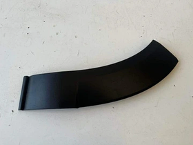 Накладка бампера переднього права Mazda DFR551W71D