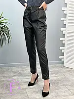 Женские прямые брюки из эко кожи на молнии и кнопке