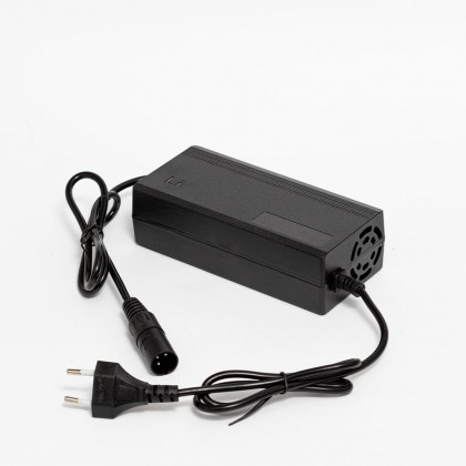 Зарядний пристрій для електротранспорту (24V, 2A) штекер XLR, вихідна напруга 29,4V