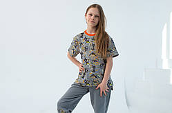 Оверсайз-футболка для дівчинки з принтом котів з сірого куліру р. 104-170