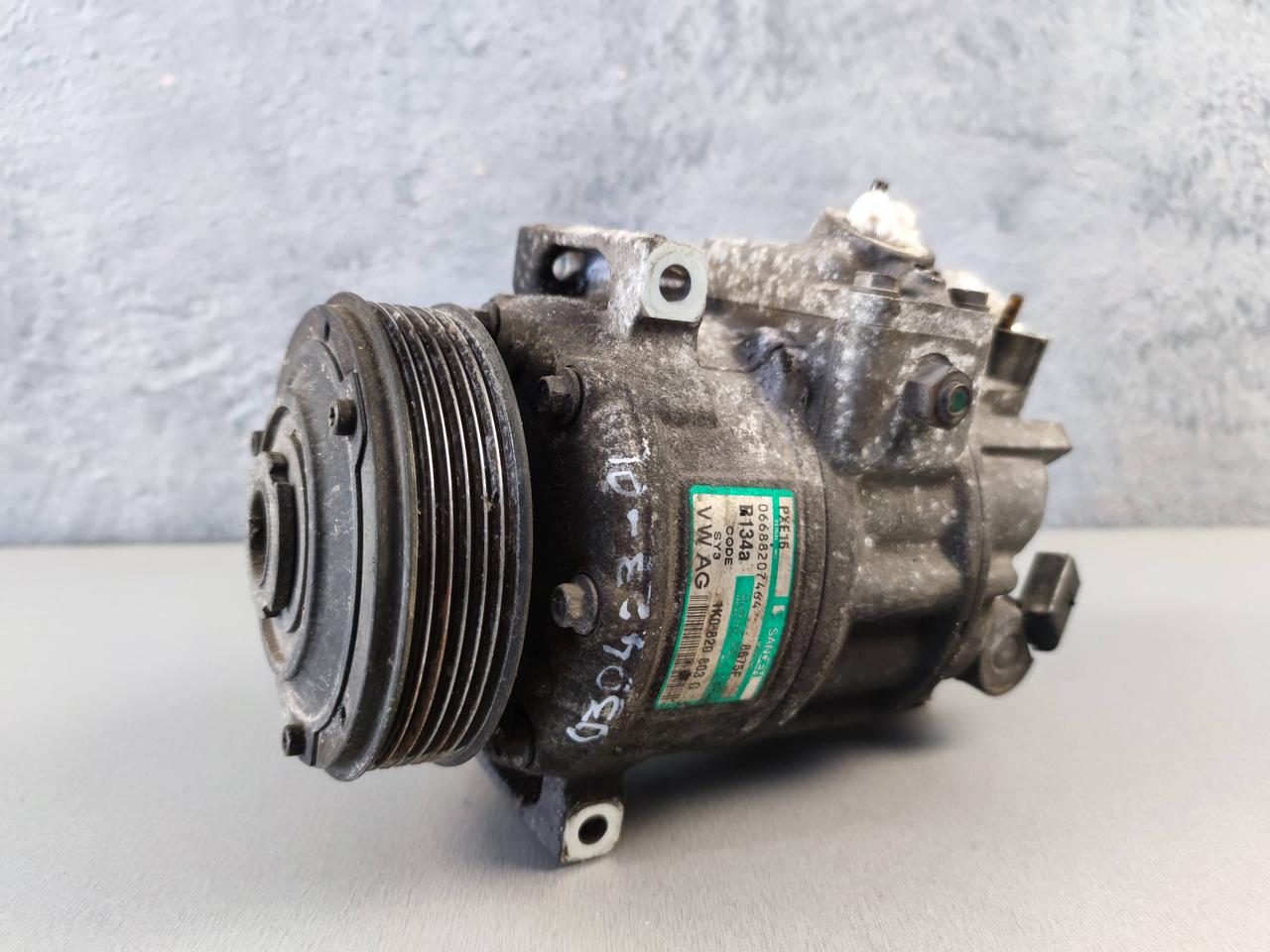 Компресор кондиціонера Skoda Octavia A5 1k0820803g