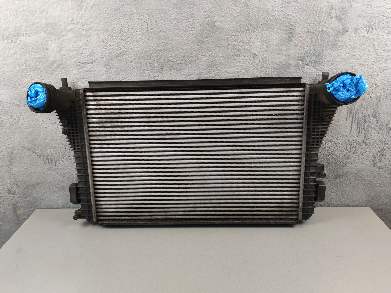 1K0145803L радіатор інтеркулера SKODA OCTAVIA A5