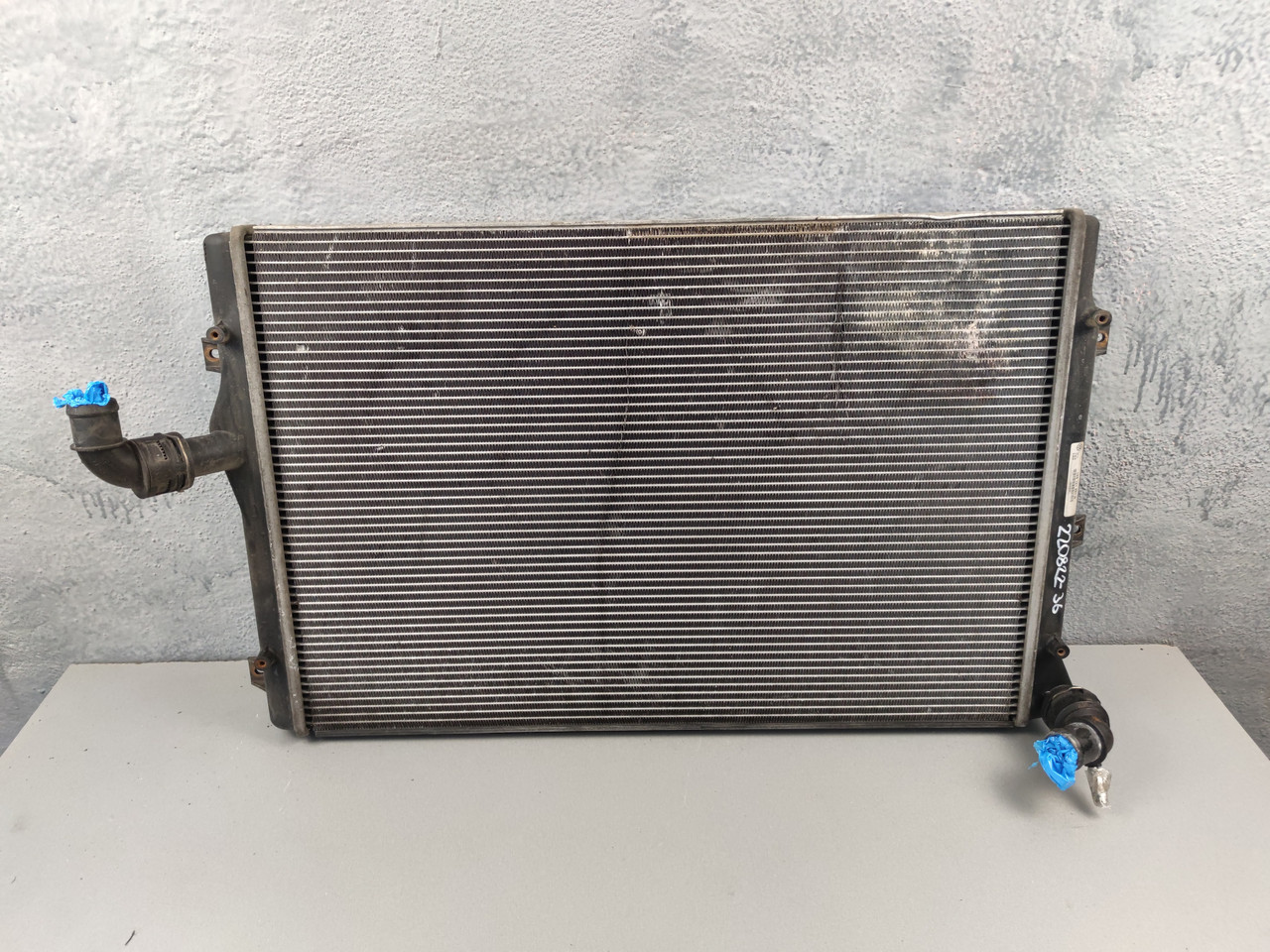 Радіатор охолодження двигуна 1K0121251N SKODA OCTAVIA A5