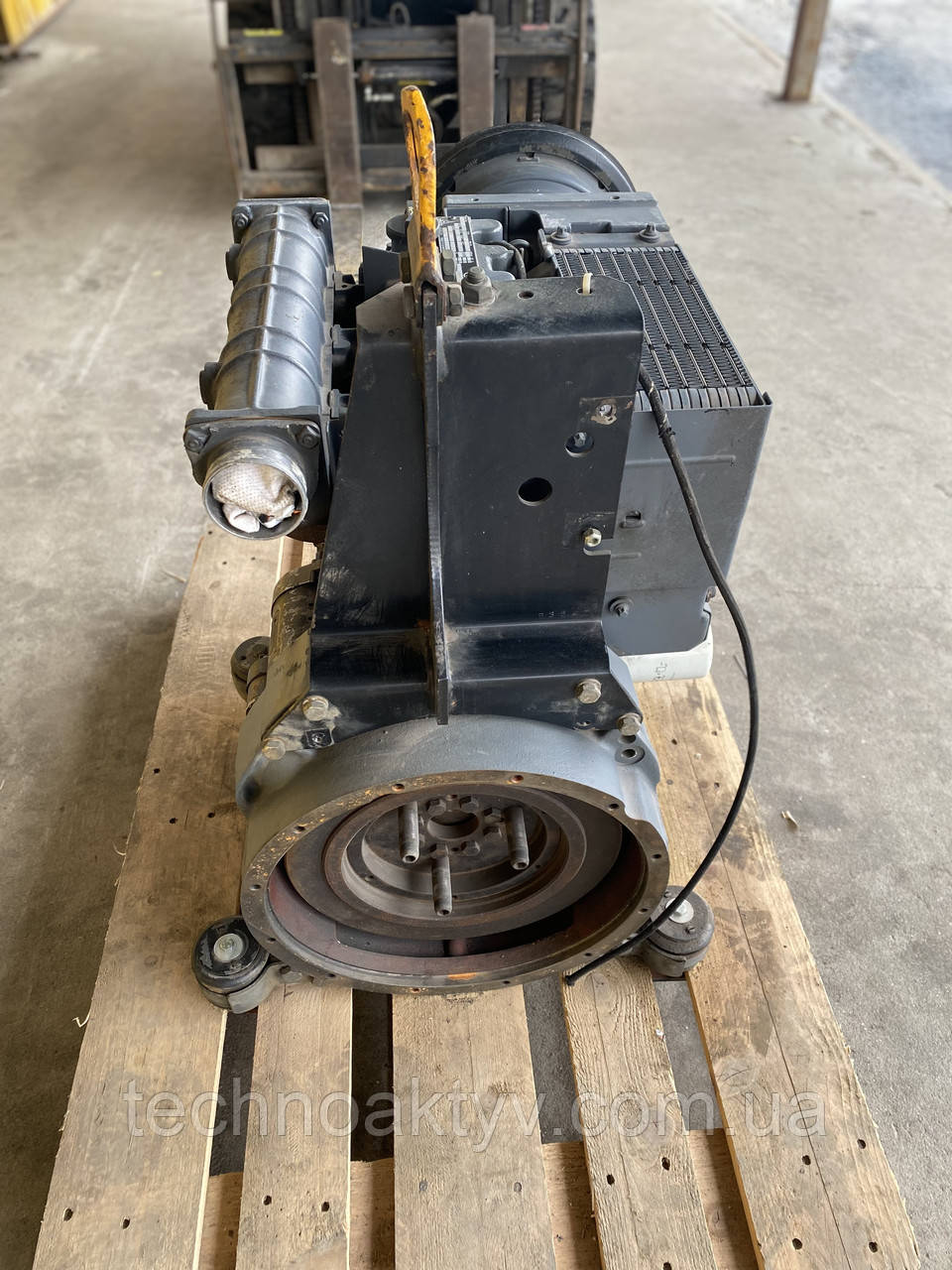 Купити Дизельний двигун DEUTZ F3L 1011F 33.8 кВт, ціна 151700 грн