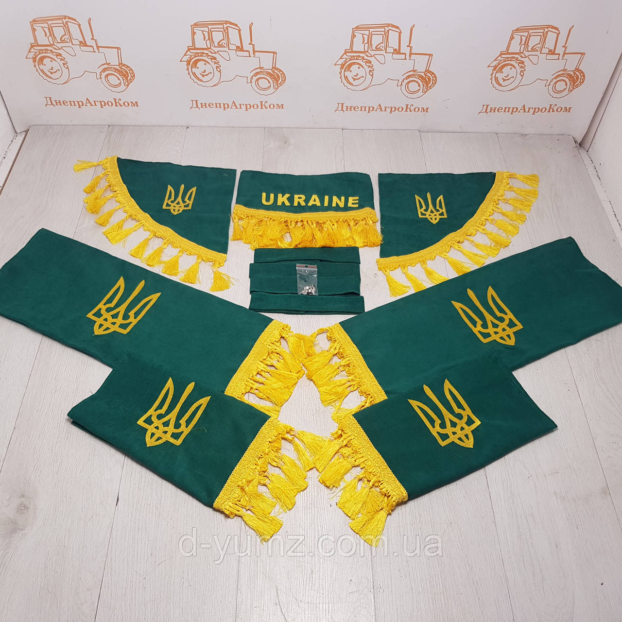 Комплект штор малої кабіни ЮМЗ МТЗ (зелені) з вишивкою Україна, фото 1