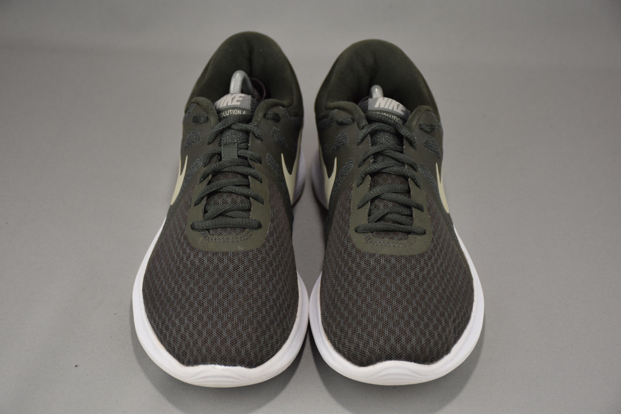 Nike revolution shop 4 28