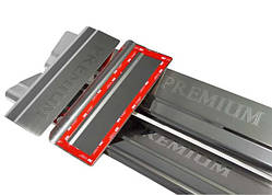 Накладки на пороги Mitsubishi L-200 V з 2015- (Premium)