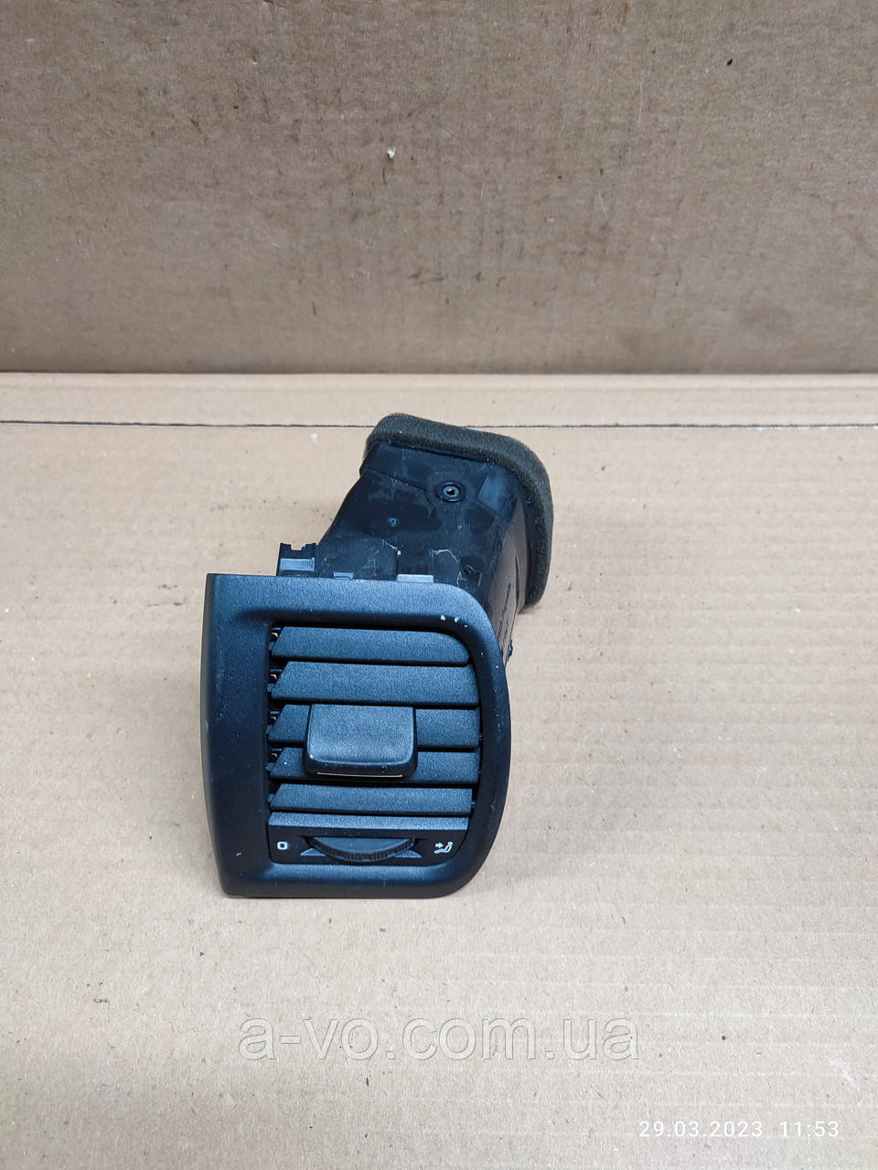 Дефлектор повітряний лівий Skoda Fabia 2 5j0819701, фото 1