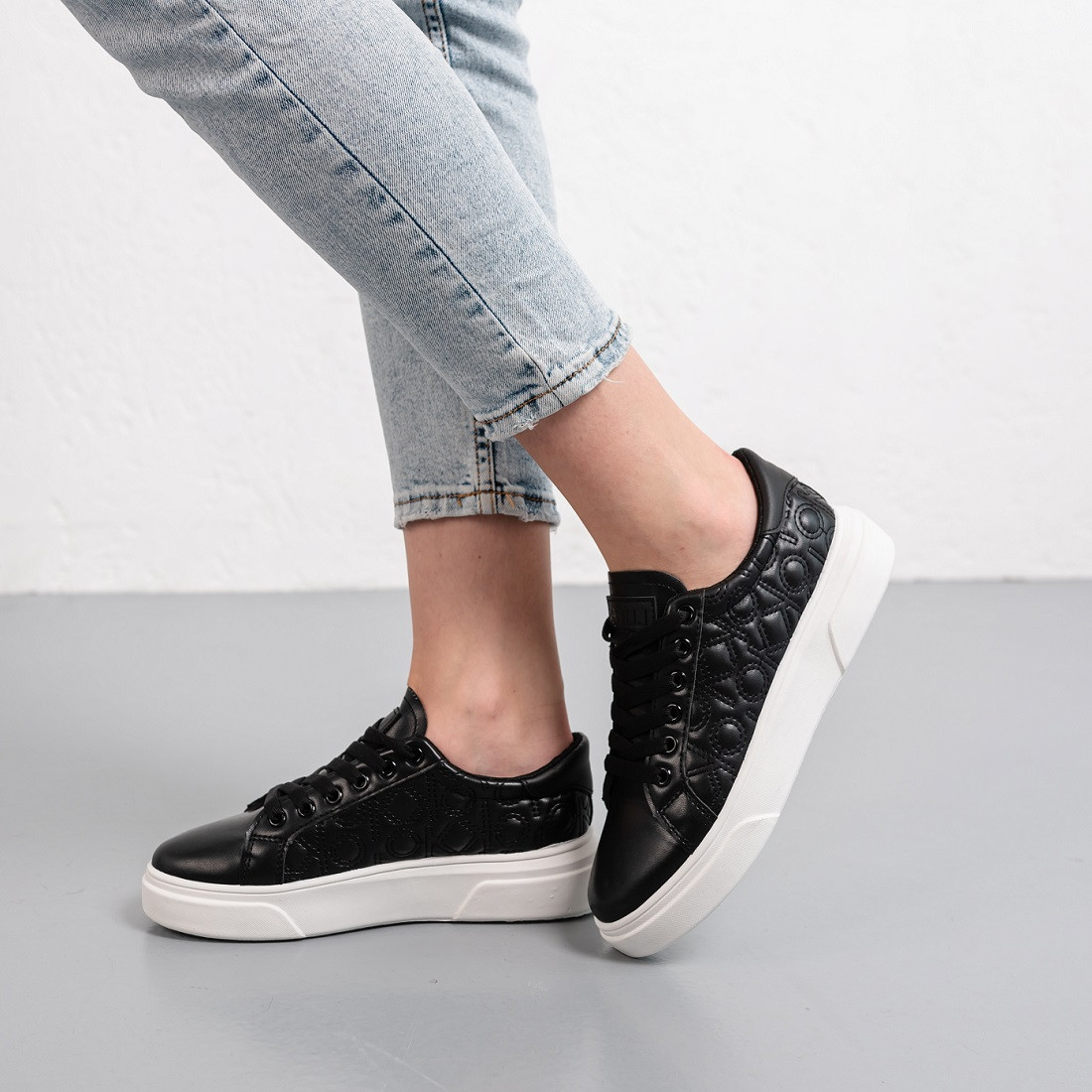 Кросівки жіночі Fashion Chloe 3935 37 розмір 24 см Чорний код ID 4548311