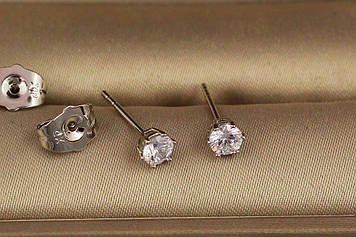 Сережки гвоздики Xuping Jewelry камінці на шість кріплень 4 мм сріблясті