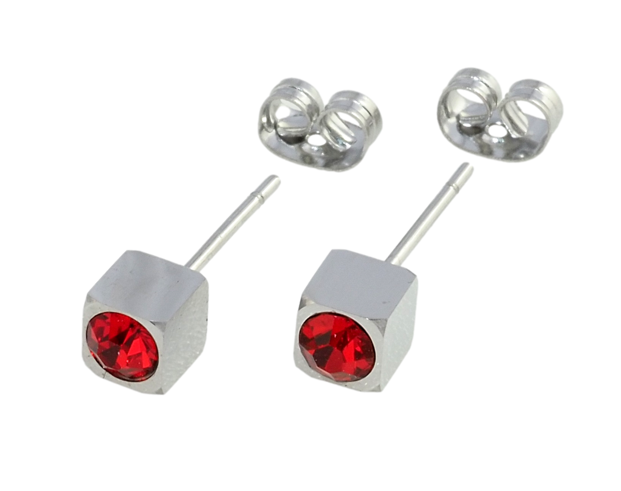 Сережки Xuping TTM Stainless Steel колір Родій пусети "Кубики з червоними фіанітами 5х5мм