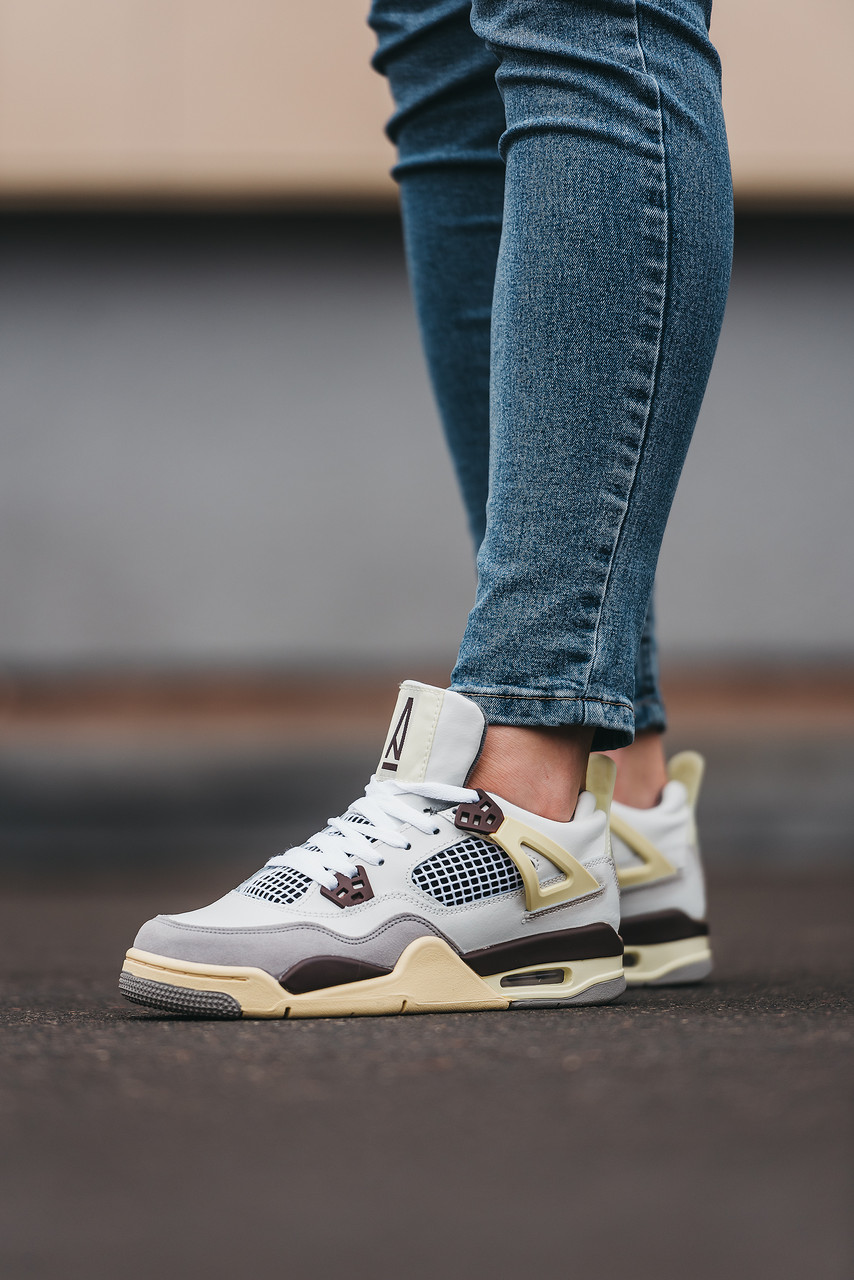 Класні кроссівки жіночі Nike Air Jordan 4. Стильні кроссівки для дівчат Найк Аір Джордан 4 весна осінь.
