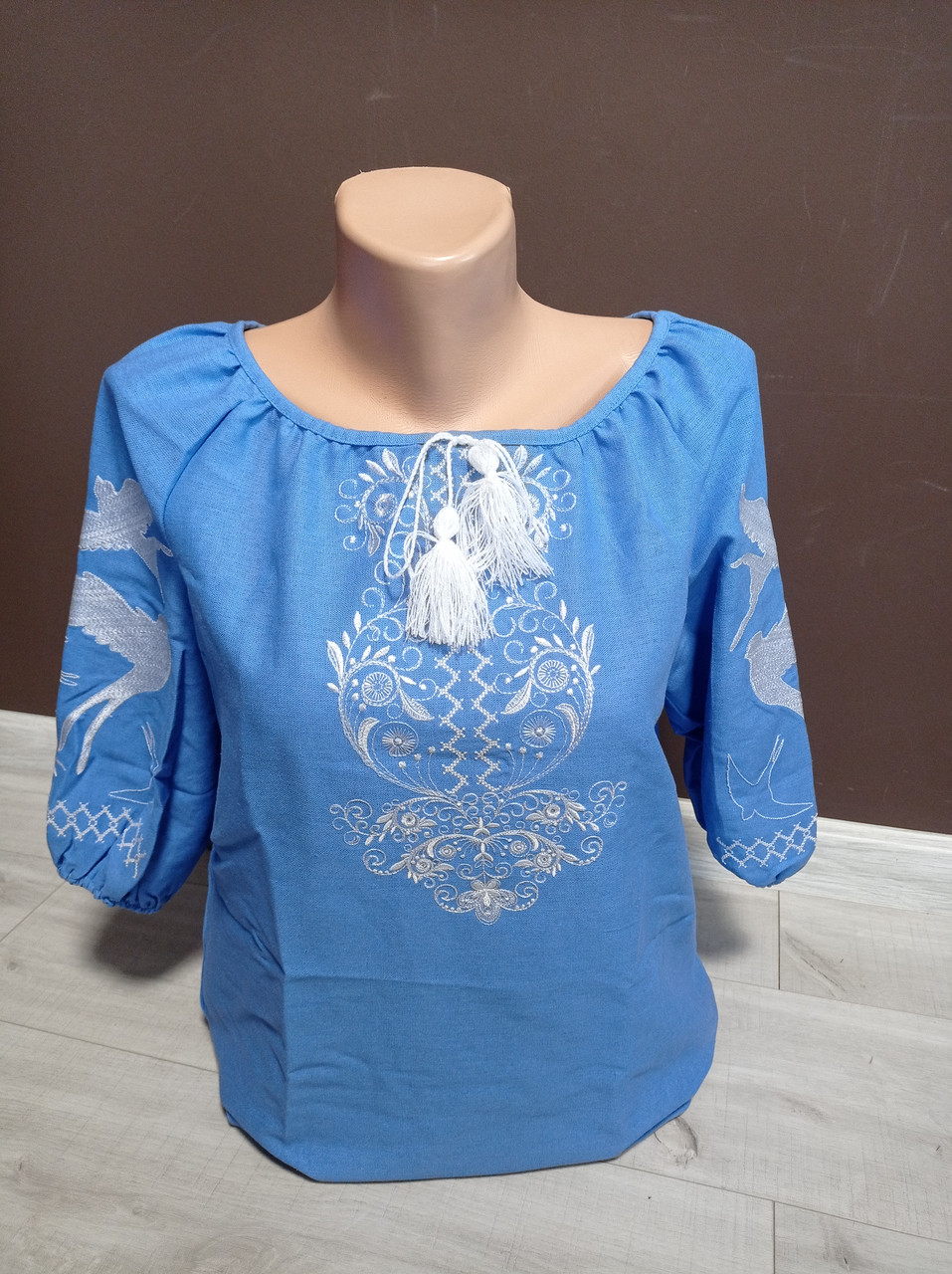 Дизайнерська блакитна жіноча блузка "Успіх" з рукавом 3/4 і вишивкою Україна УкраїнаТД 44-64 розміри льон, фото 1
