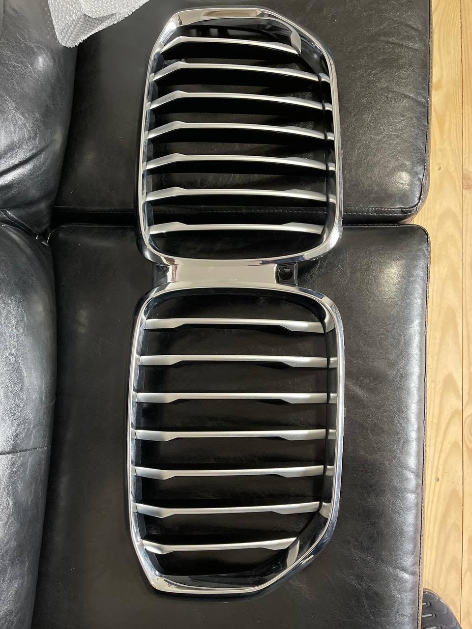 Решітка радіатора чорна з хромом в стилі "М" на  BMW X5 G05 #21456110, фото 1