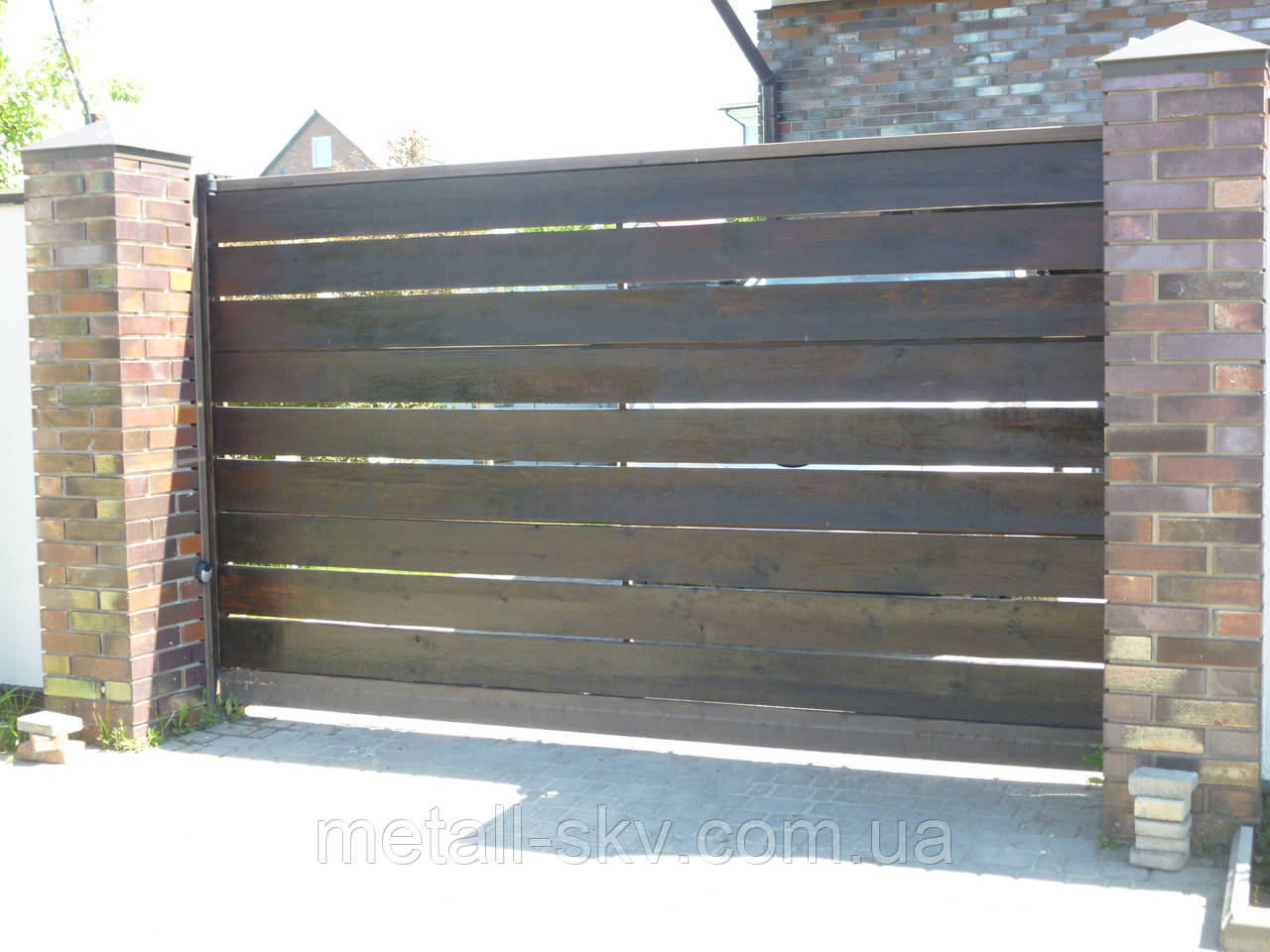 Ворота металлический каркас с наполнением деревянной доской - фото 2 - id-p306585010