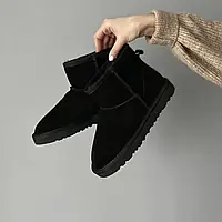 UGG Mini Black