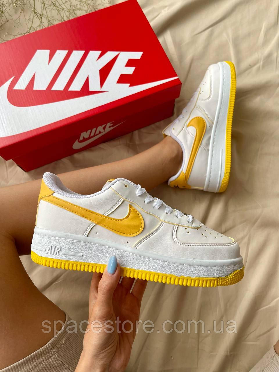 Nike air force 1 07 white and yellow hotsell