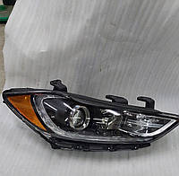 Фара передняя галоген с LED правая сборе Hyundai Elantra AD 17-18 92102-f3010
