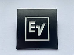 Шильдик, наклейка, логотип 50x50 mm (plastic) на сітку колонки EV (Electro voice)