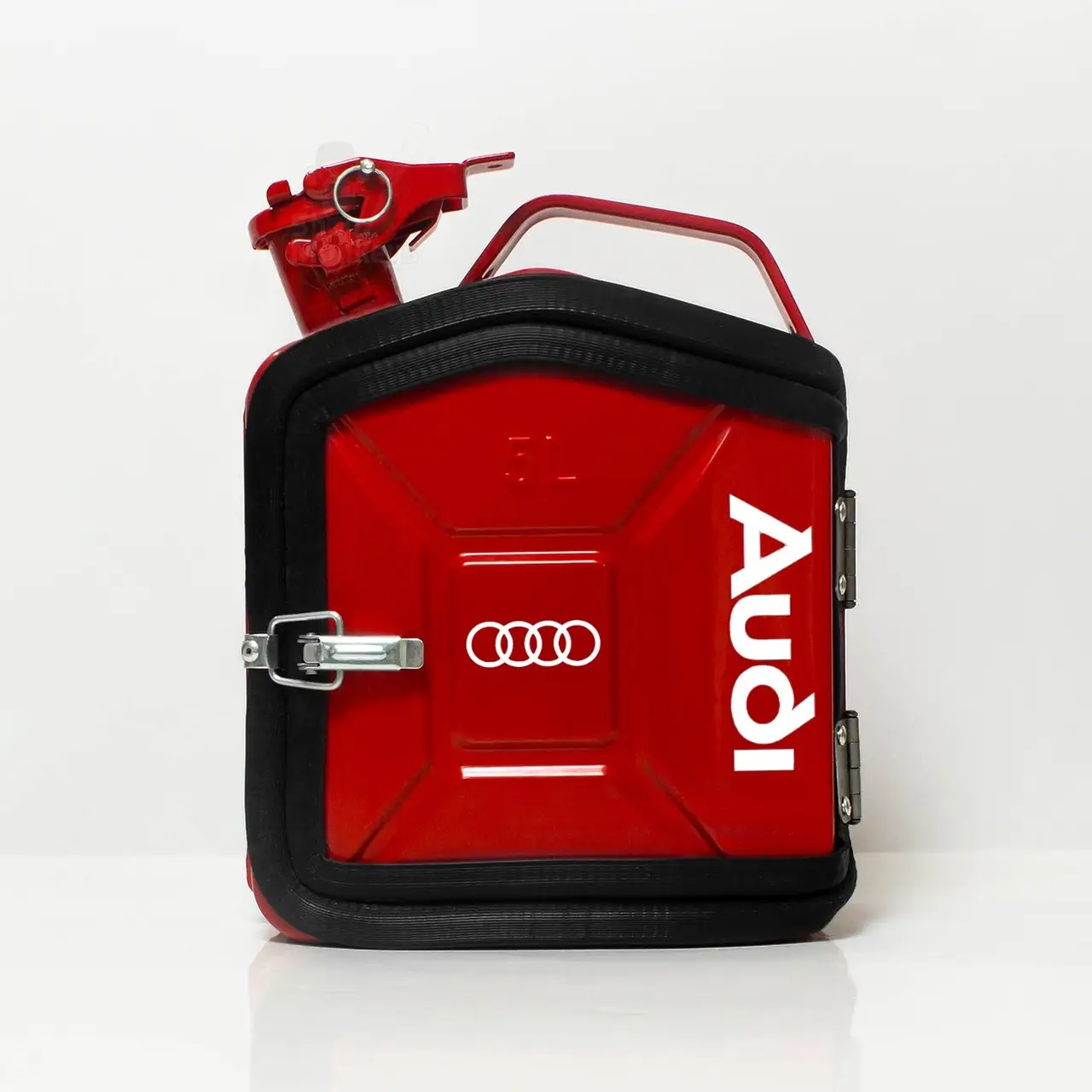 Каністра подарунковий набір водієві на день народження з написом на 5л. "Audi" Червоний