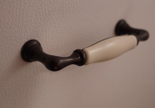 Ручка-скоба з керамічною вставкою GU-M6204 темна бронза