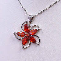 Кулон із білим цирконом. Довжина ланцюжка: 47 см. Довжина кулона: 25 мм. Ширина кулону: 21 мм.