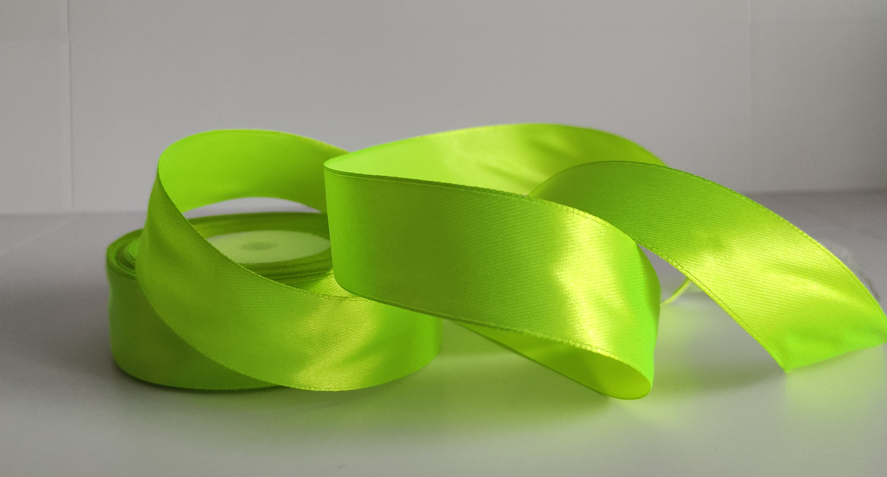 Стрічка атласна. 2,5 см х 23 м. яскраво зелена, фото 1