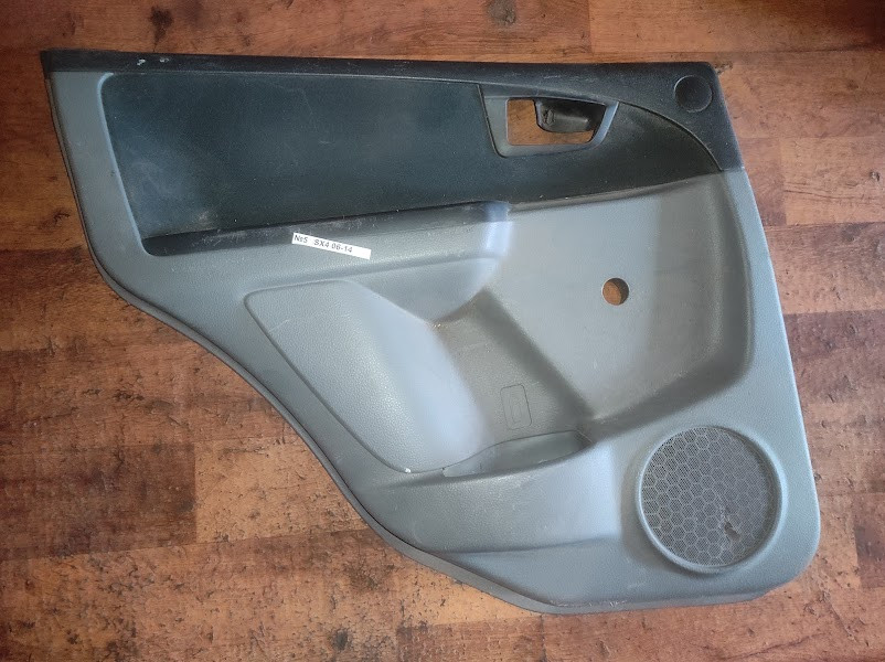 No5 Б/у Карта дверей (обшивка) задня ліва 8374179J00 для Suzuki SX4 2006-2014 Дефект