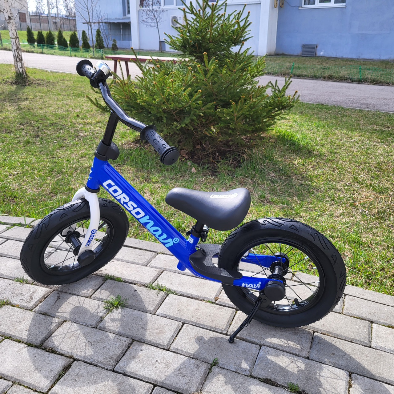 Велобіг "CORSO Navi" сталева рама, колесо 12", надувні колеса, підніжка, підставка для ніг, дзвіночок - фото 1 - id-p1756302506