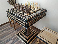 Шахматный стол "Звезда жизни" с ящиками и шахматами "ВСУ" и"Козаки" с резьбой по дереву и двумя табуретами Стіл і фігури